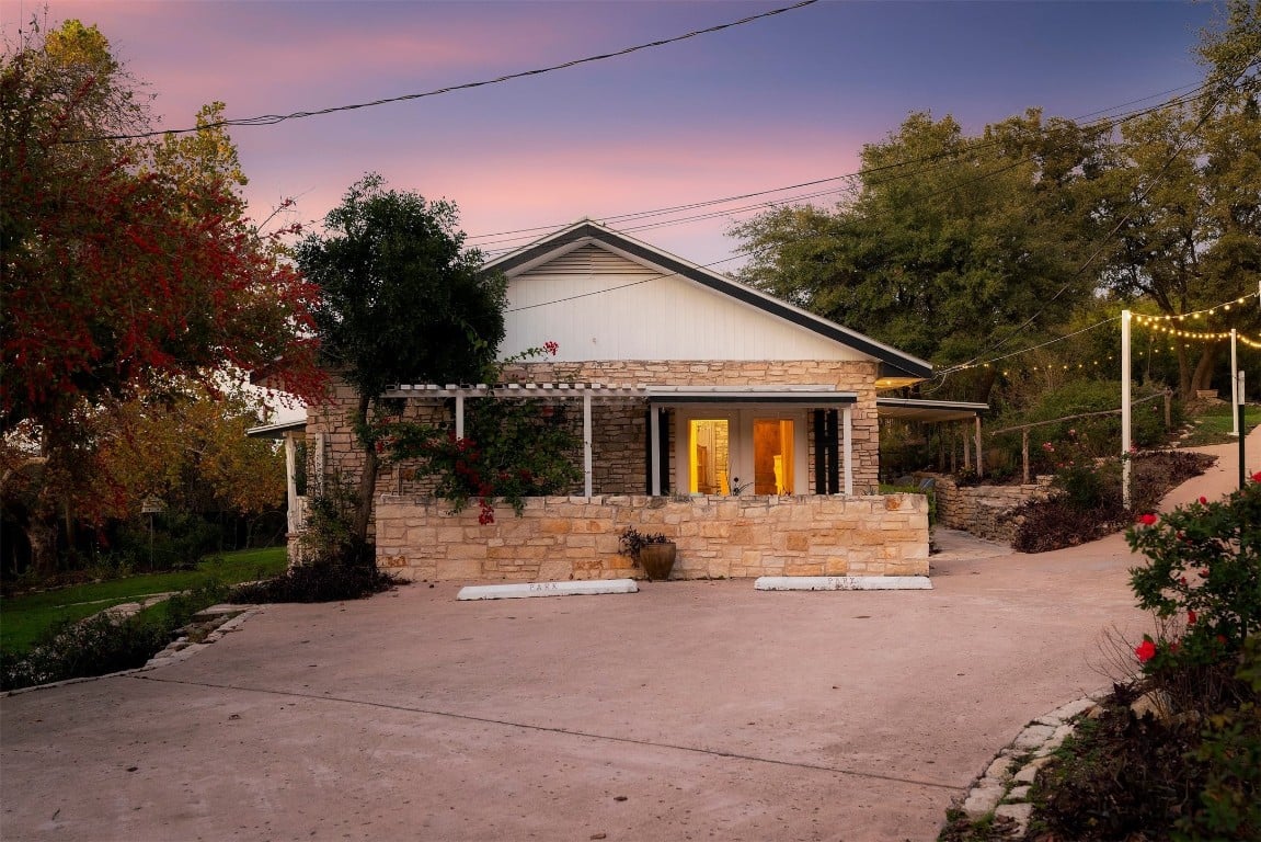 5507 Travis Cook Rd