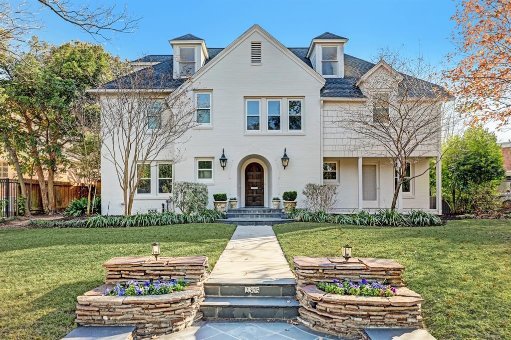 2305 Blue Bonnet Blvd