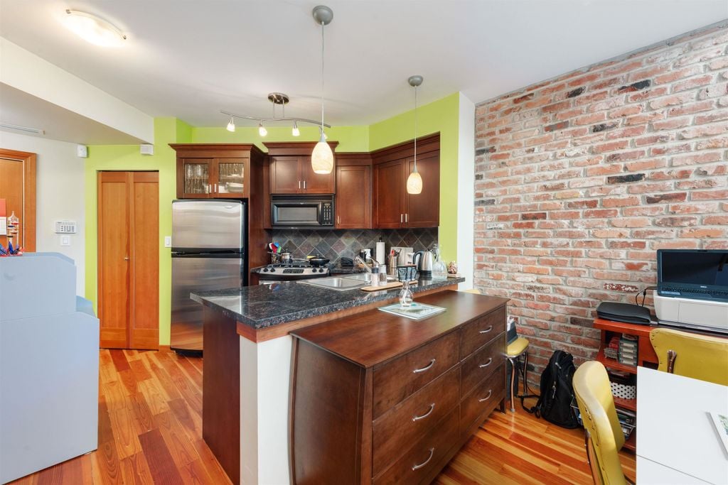 10 Renaissance Square, #104