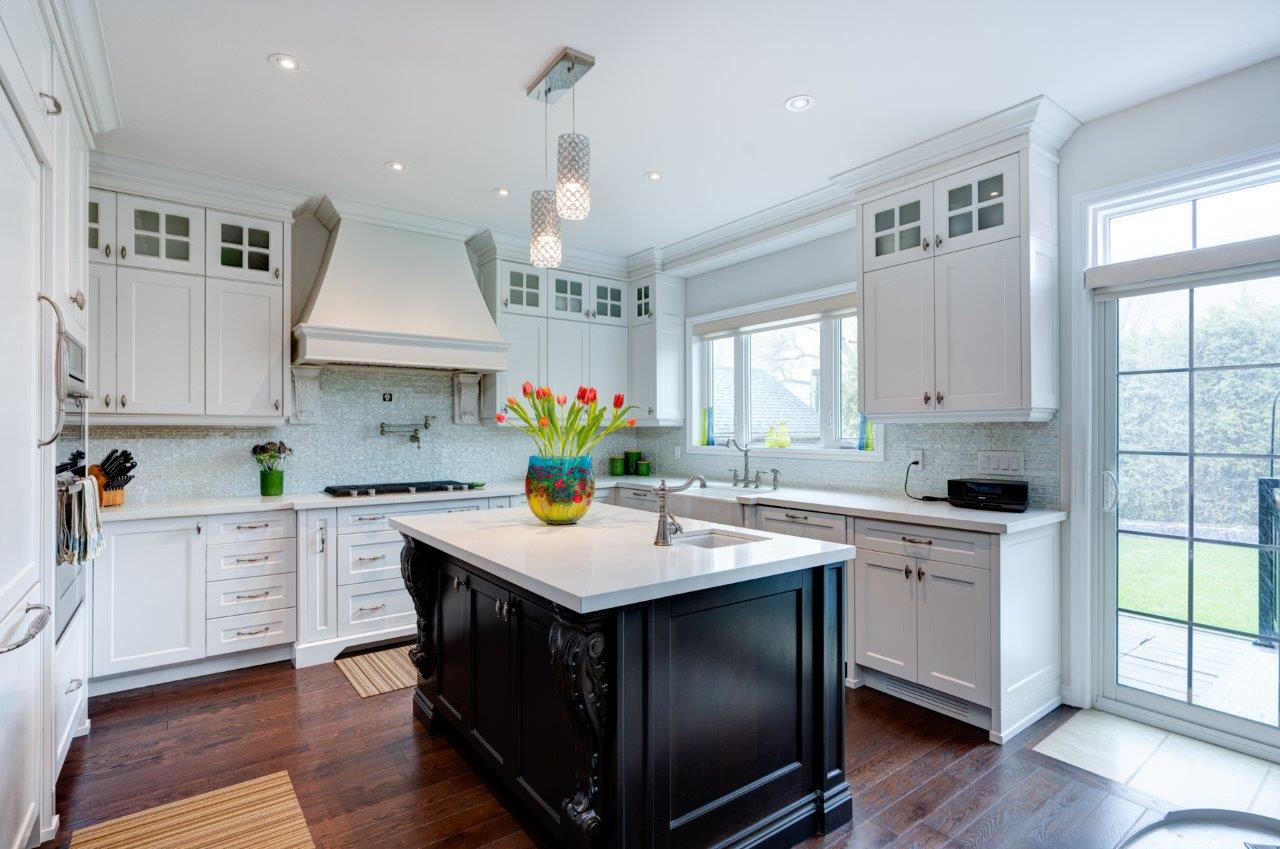 44 Red Deer Ave