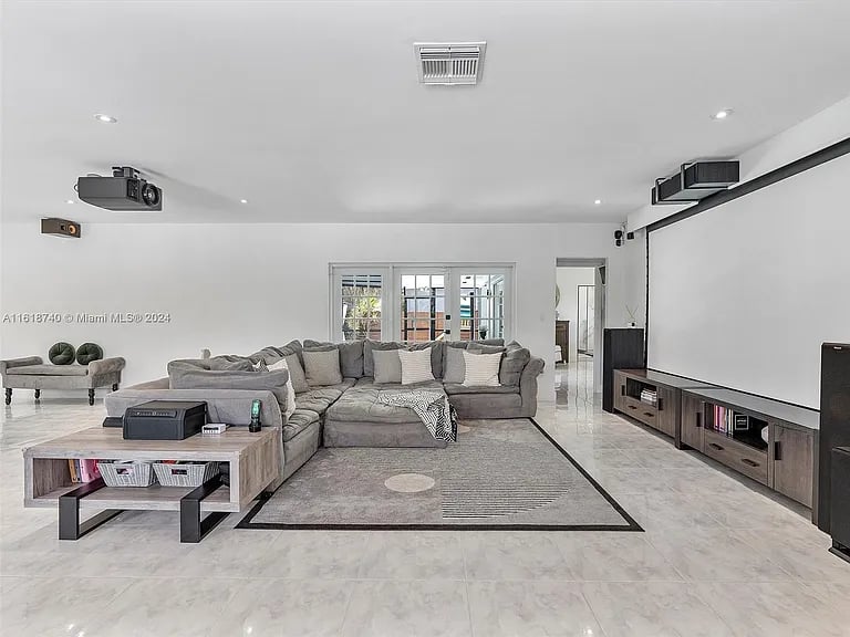 2155 NE 122nd Road