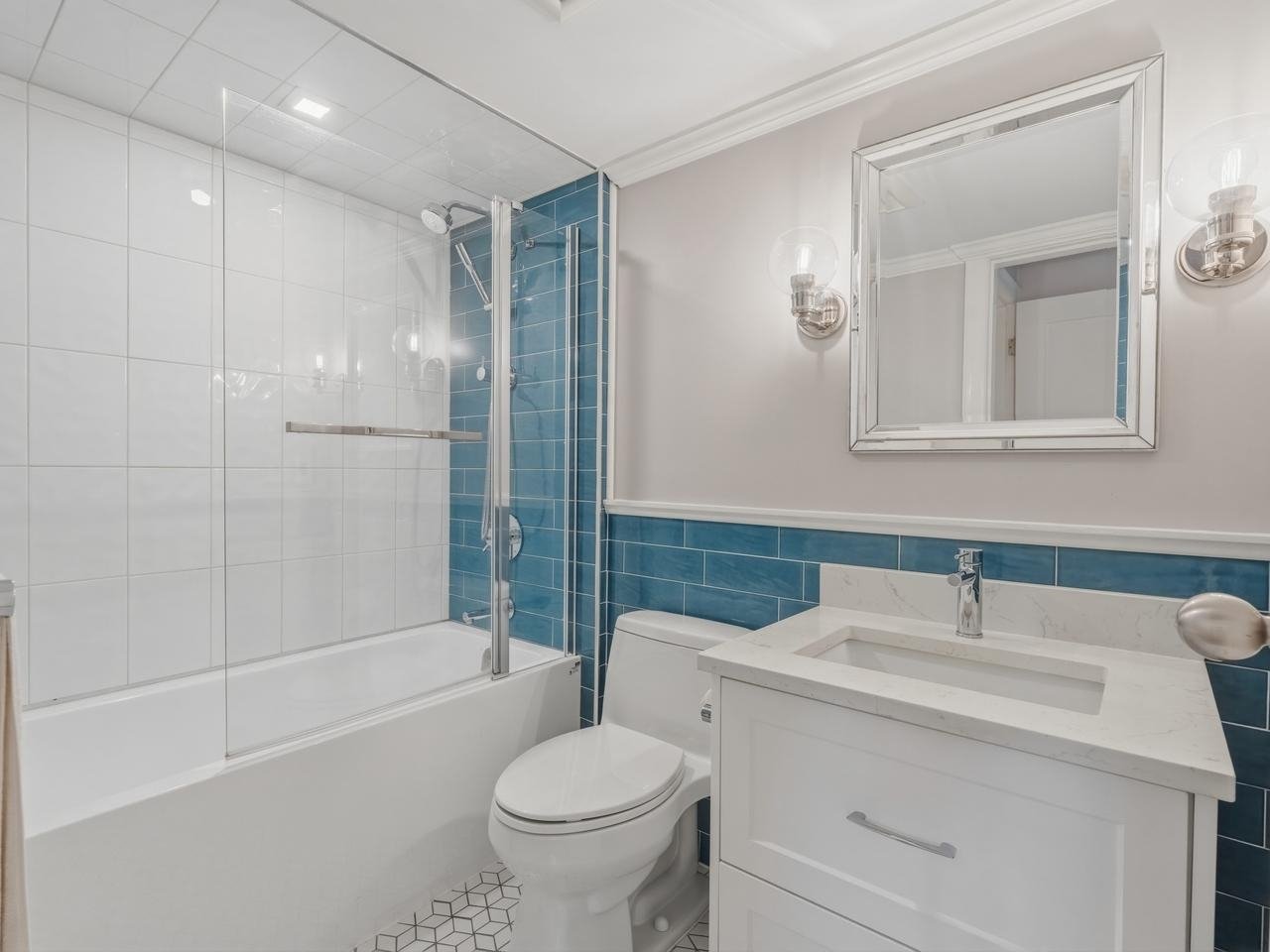 103-2110 York Ave