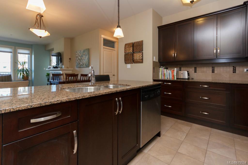 204-3220 Jacklin Rd