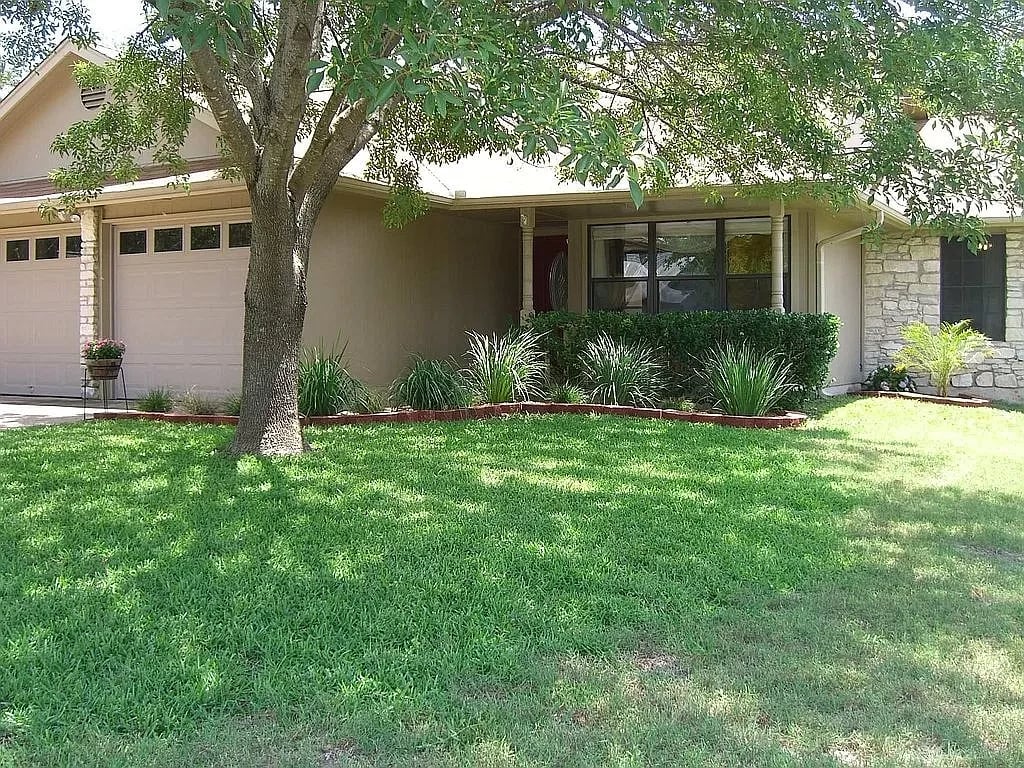 4712 Adelphi Ln