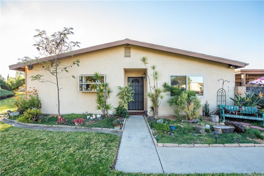 4476 Kittiwake Way
