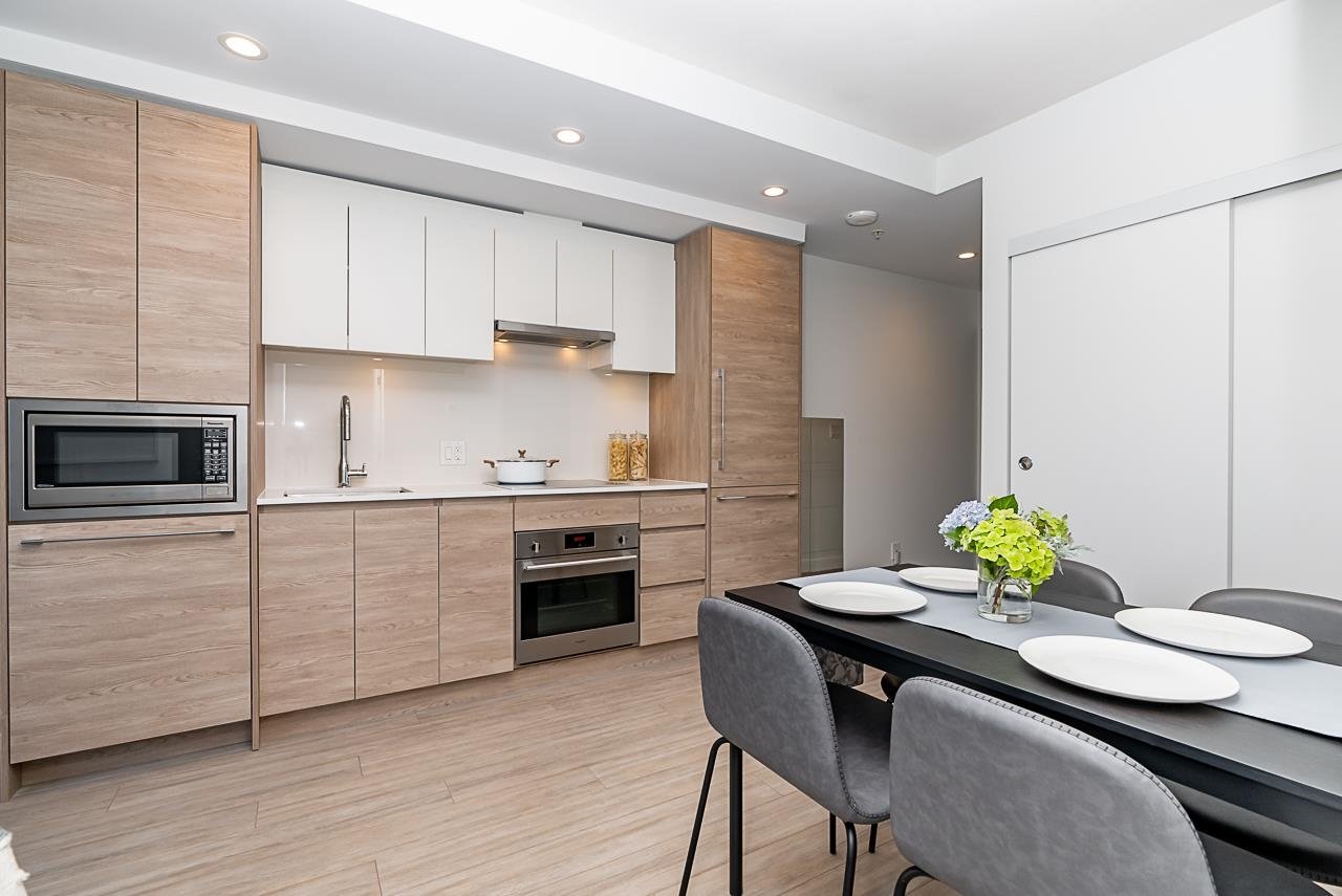 2207-13615 Fraser Hwy