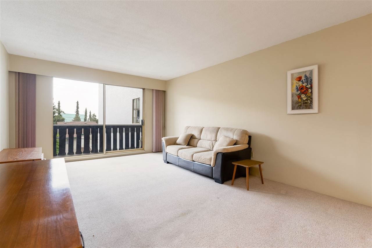 212-1345 Chesterfield Ave