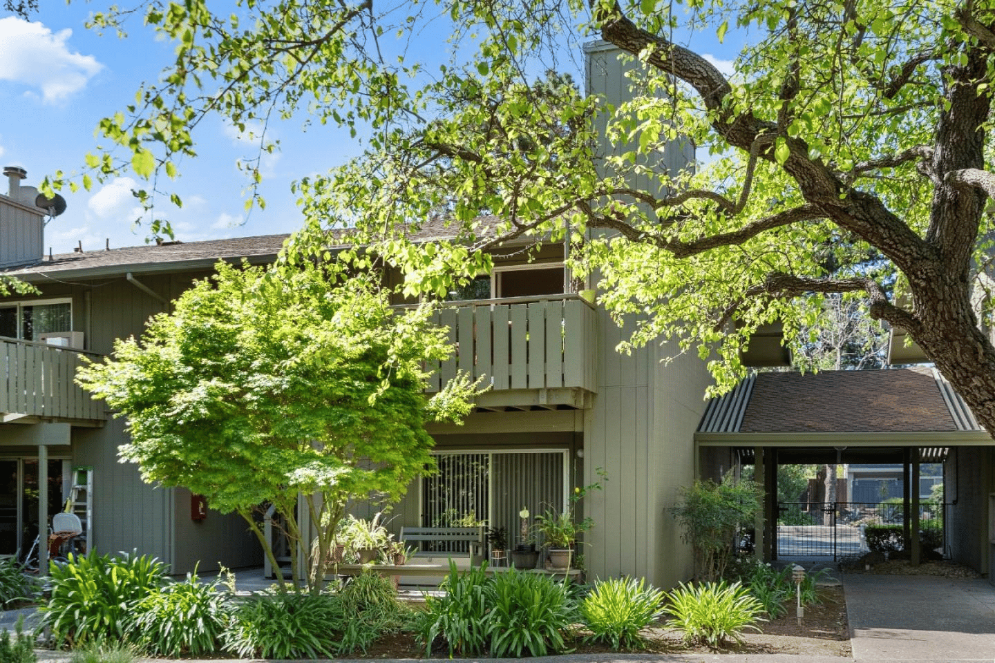 50 E Middlefield Rd #32