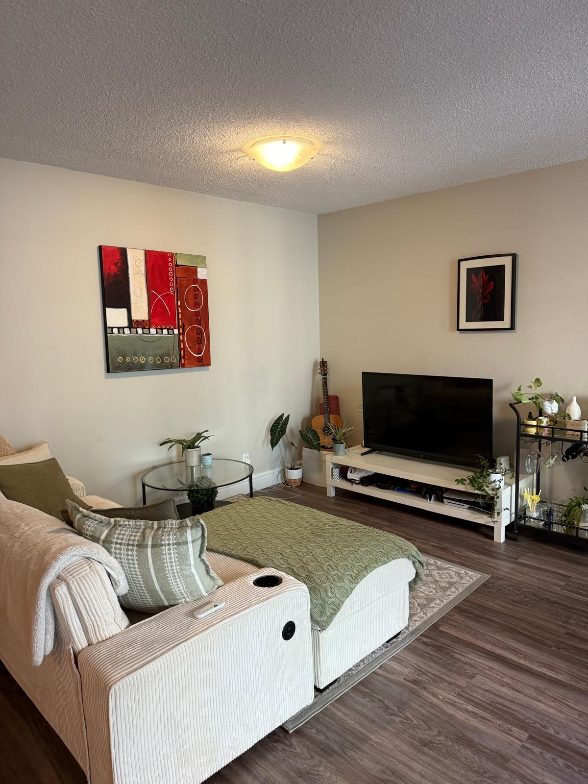 361 Front Street W 911