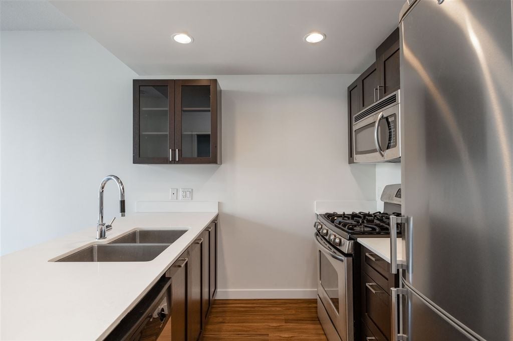 4888 Nanaimo St, #203