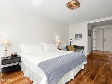 25 W Elm St APT 30