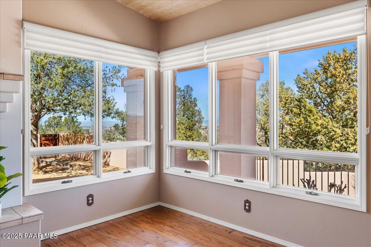 2780 Whispering Way Cir