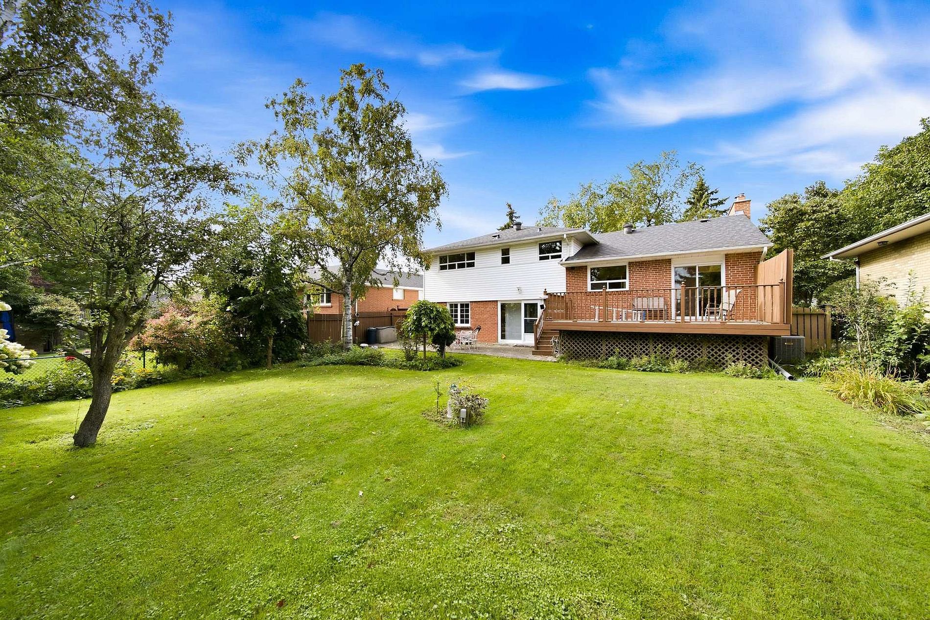 1475 Larchview Tr