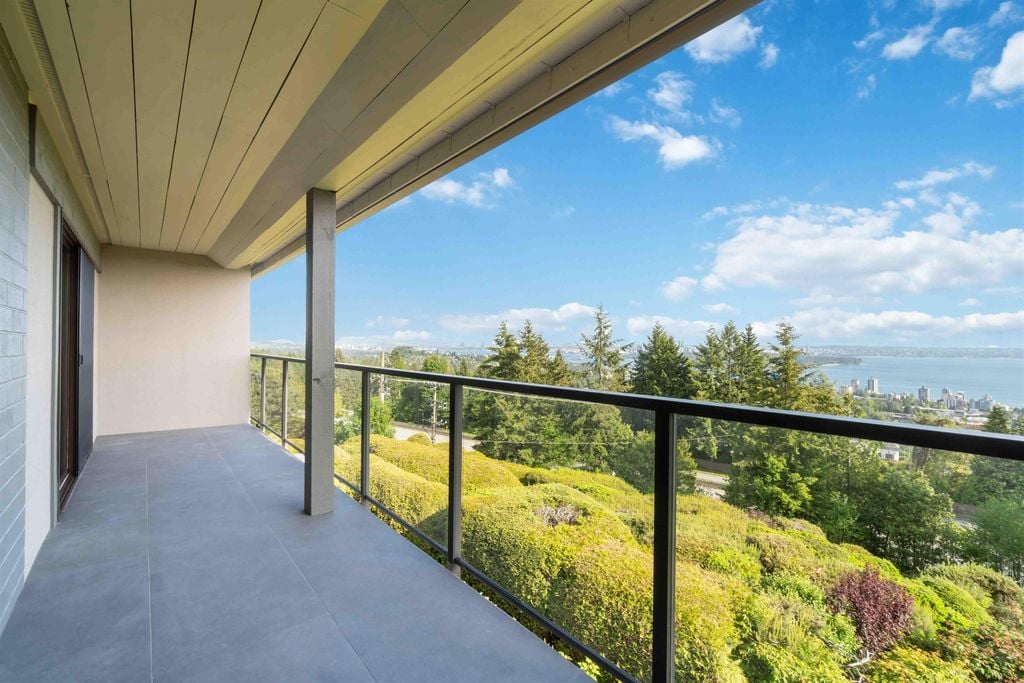 2206 Folkestone Way, #9