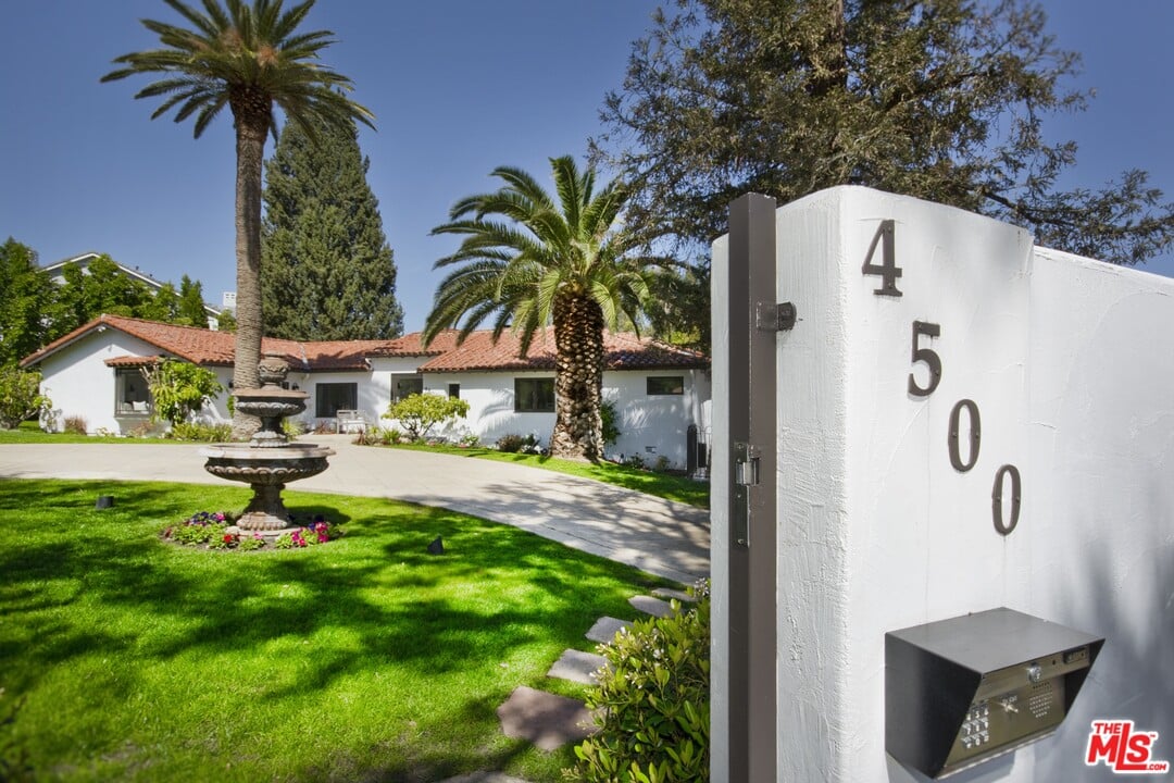 4500 Petit Ave