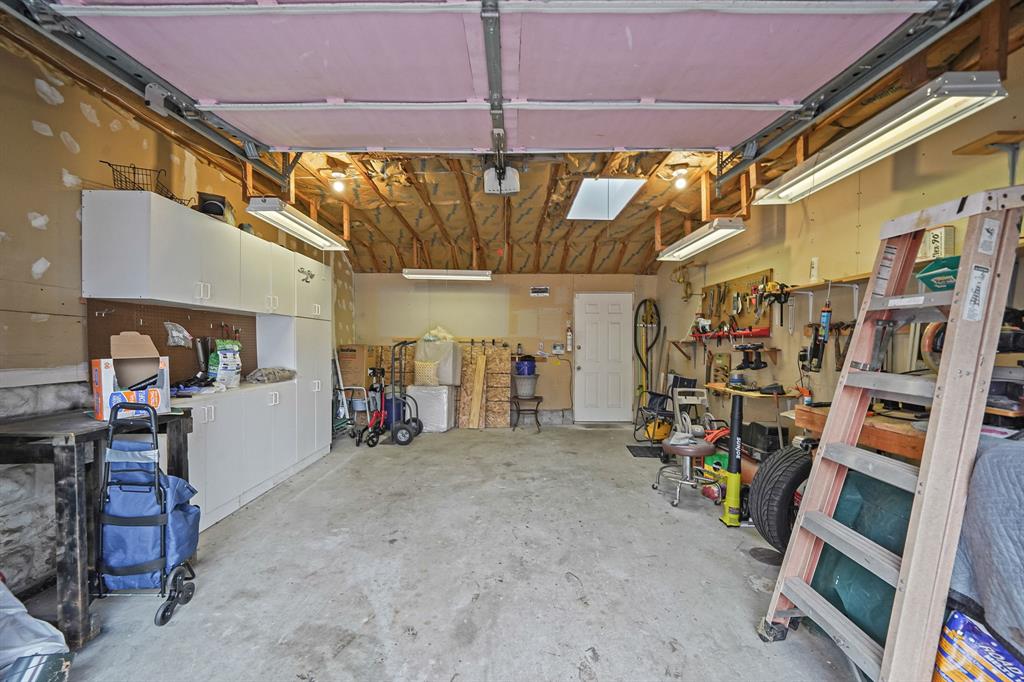 Undisclosed Address, Lindenhurst