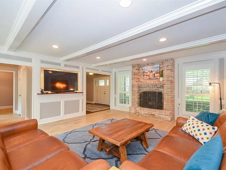 15842 Fleetwood Oaks Dr