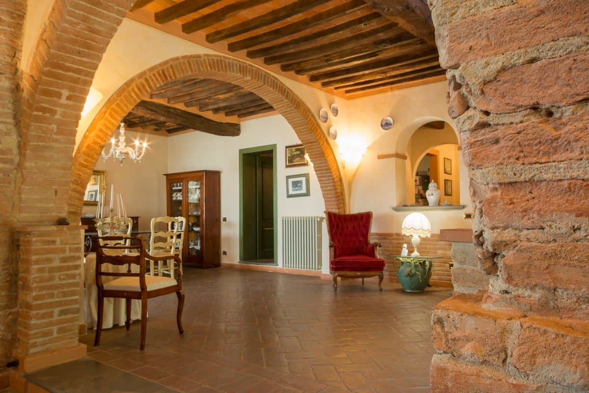 Villa In The Tuscan Hills