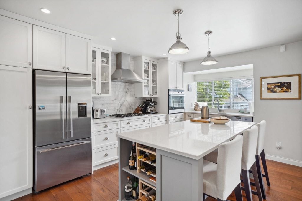 230 Waterleigh Dr