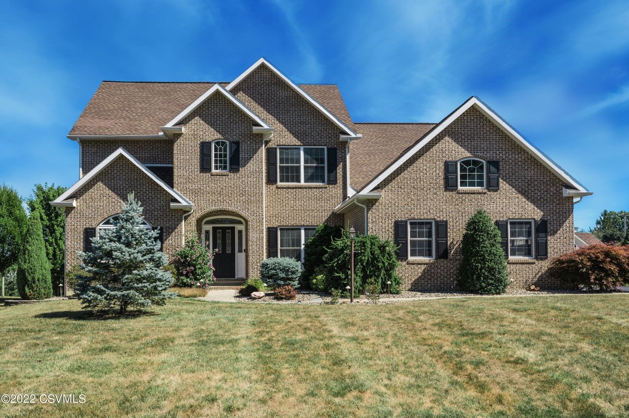 220 Sunnyside Dr
