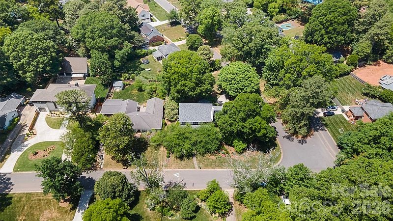 5335 Lansing Dr