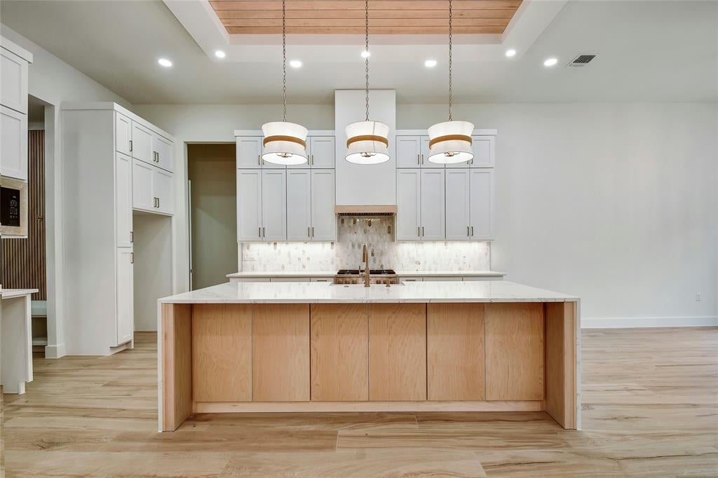 2141 Stone Meadow
