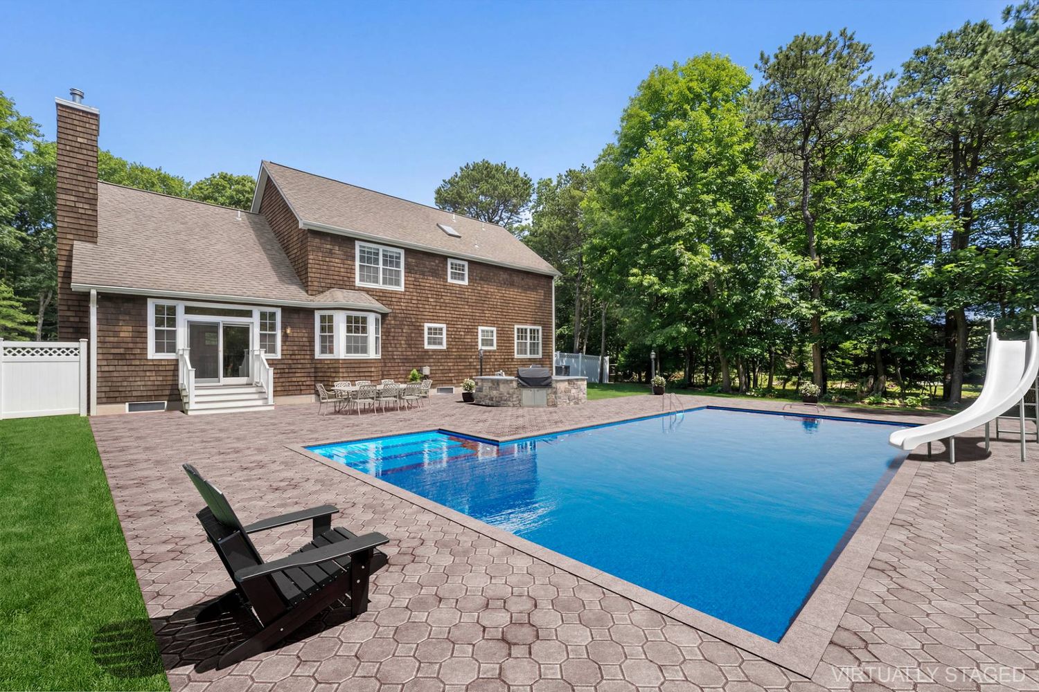 Quogue Elegance in Coveted Southampton Pines