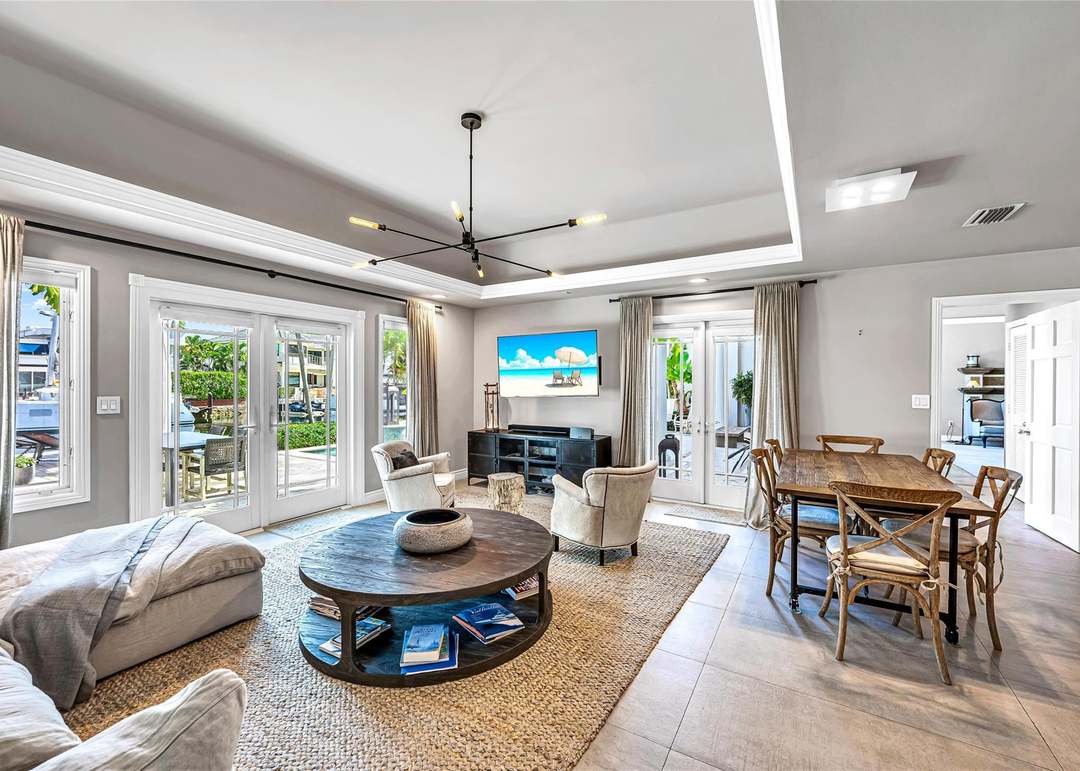 166 Royal Palm Dr