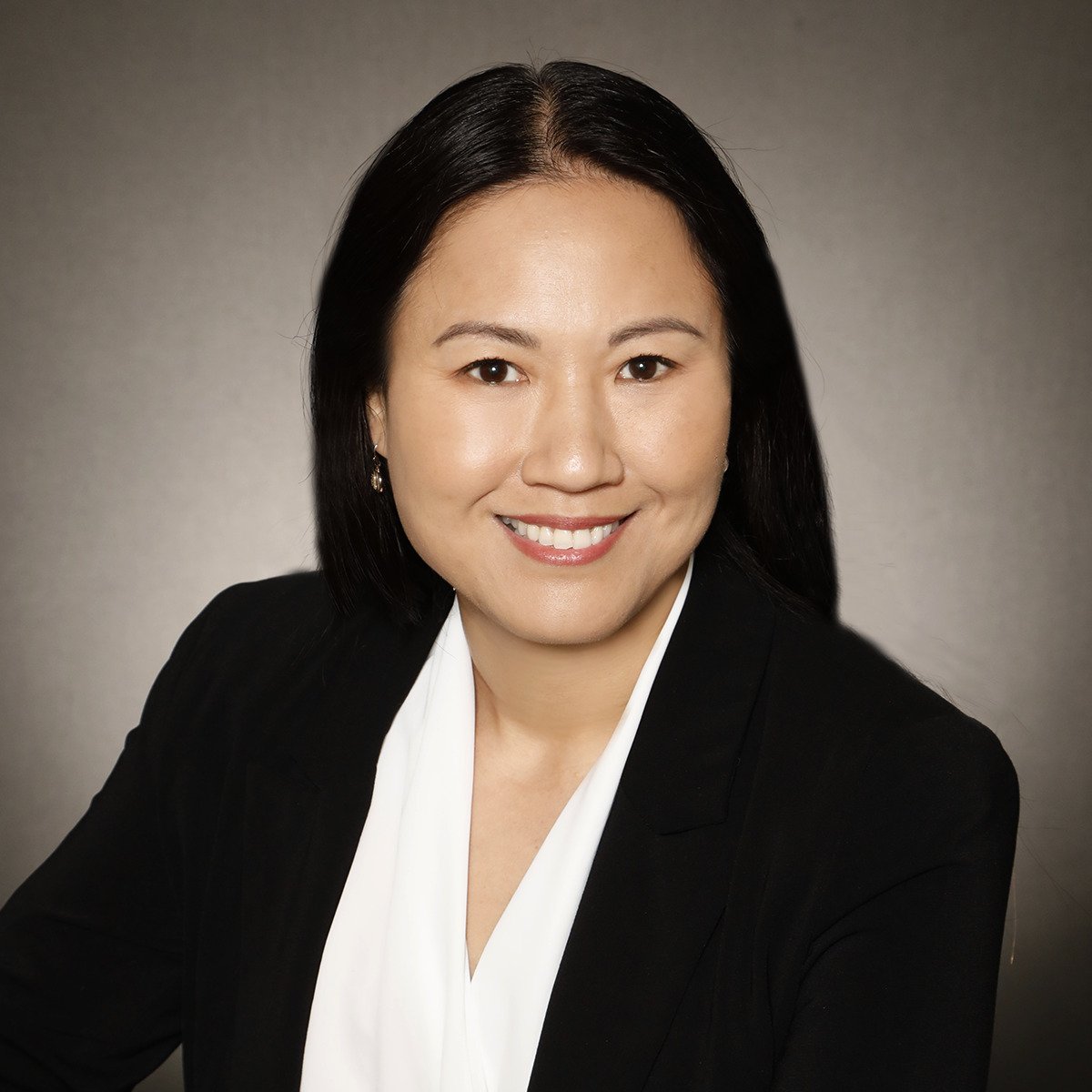 Sally Hsu Madison, AL Real Estate Agent Headshot