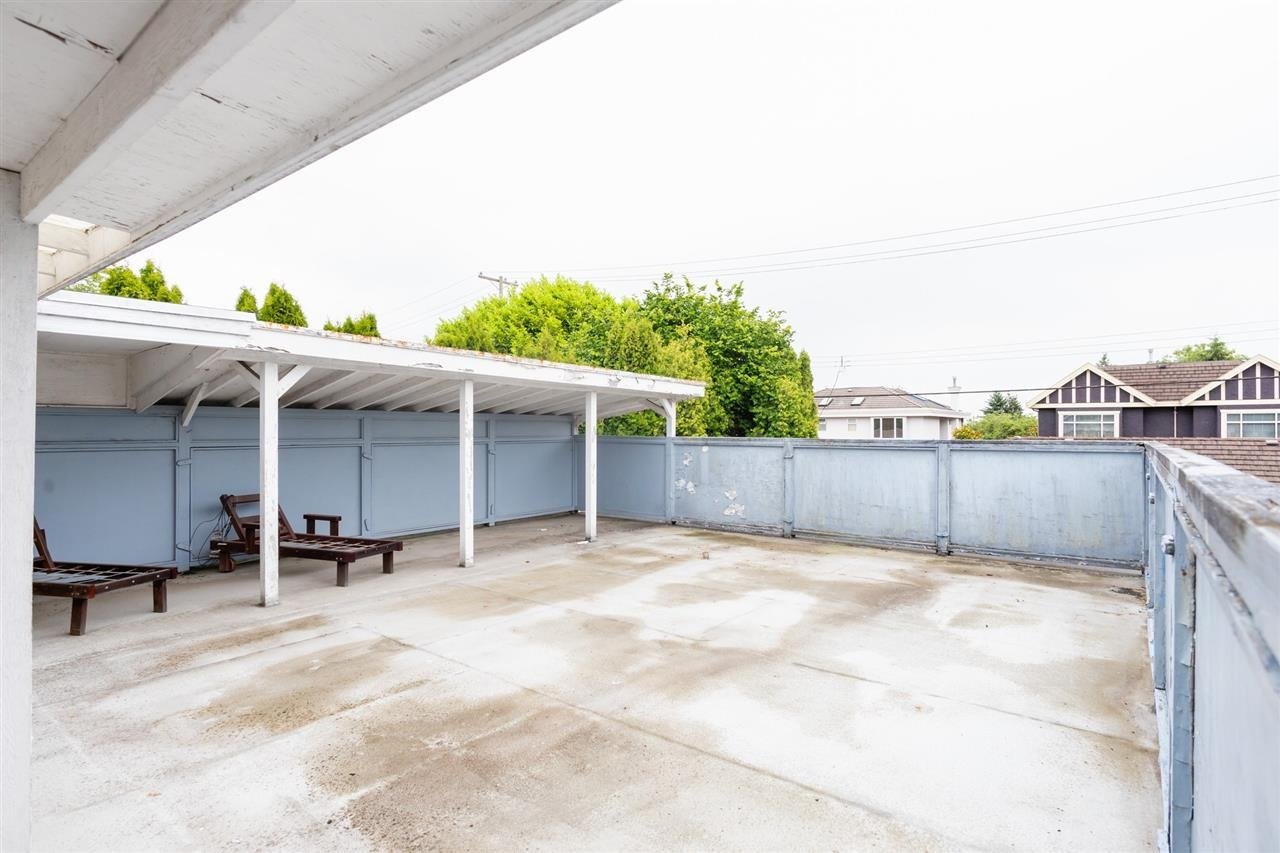 1332 W 58th Ave