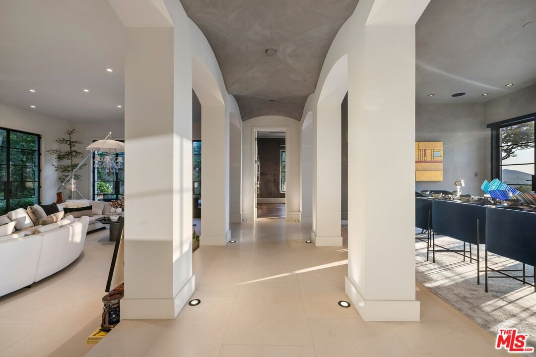 Stone Ridge Ln, 90077