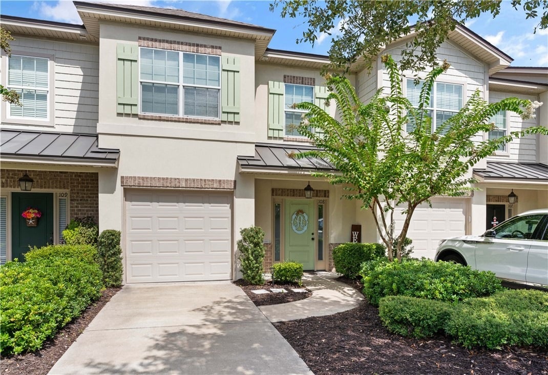 108 Reserve Ln