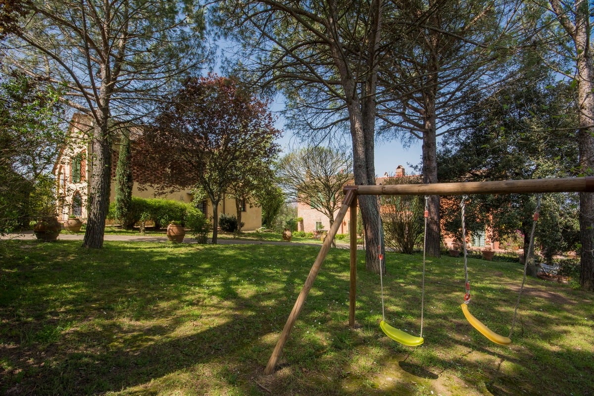 Villa In The Tuscan Hills