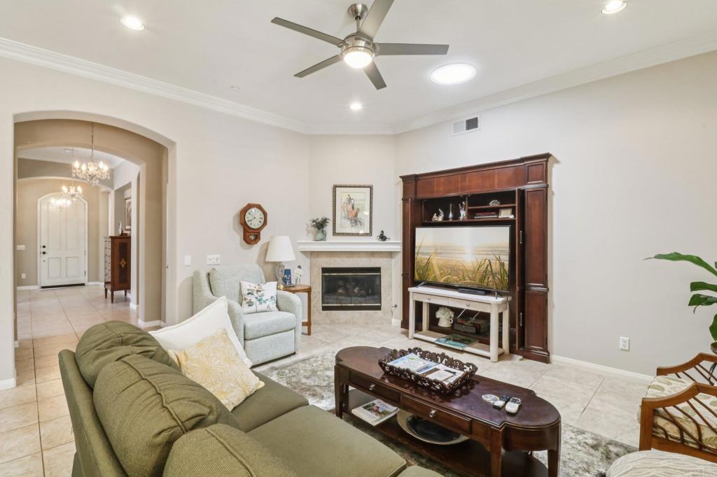 744 Inverlochy Dr