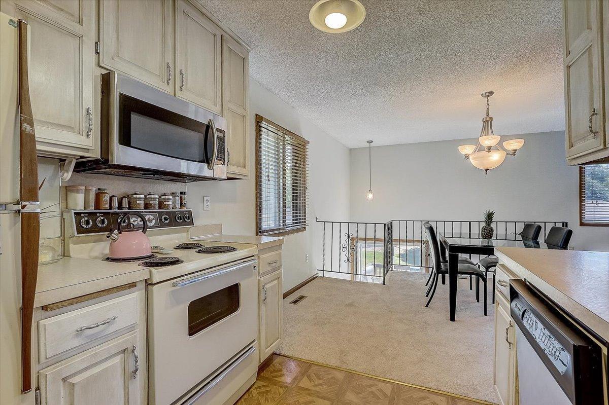 8715 Maplebrook Pkwy N