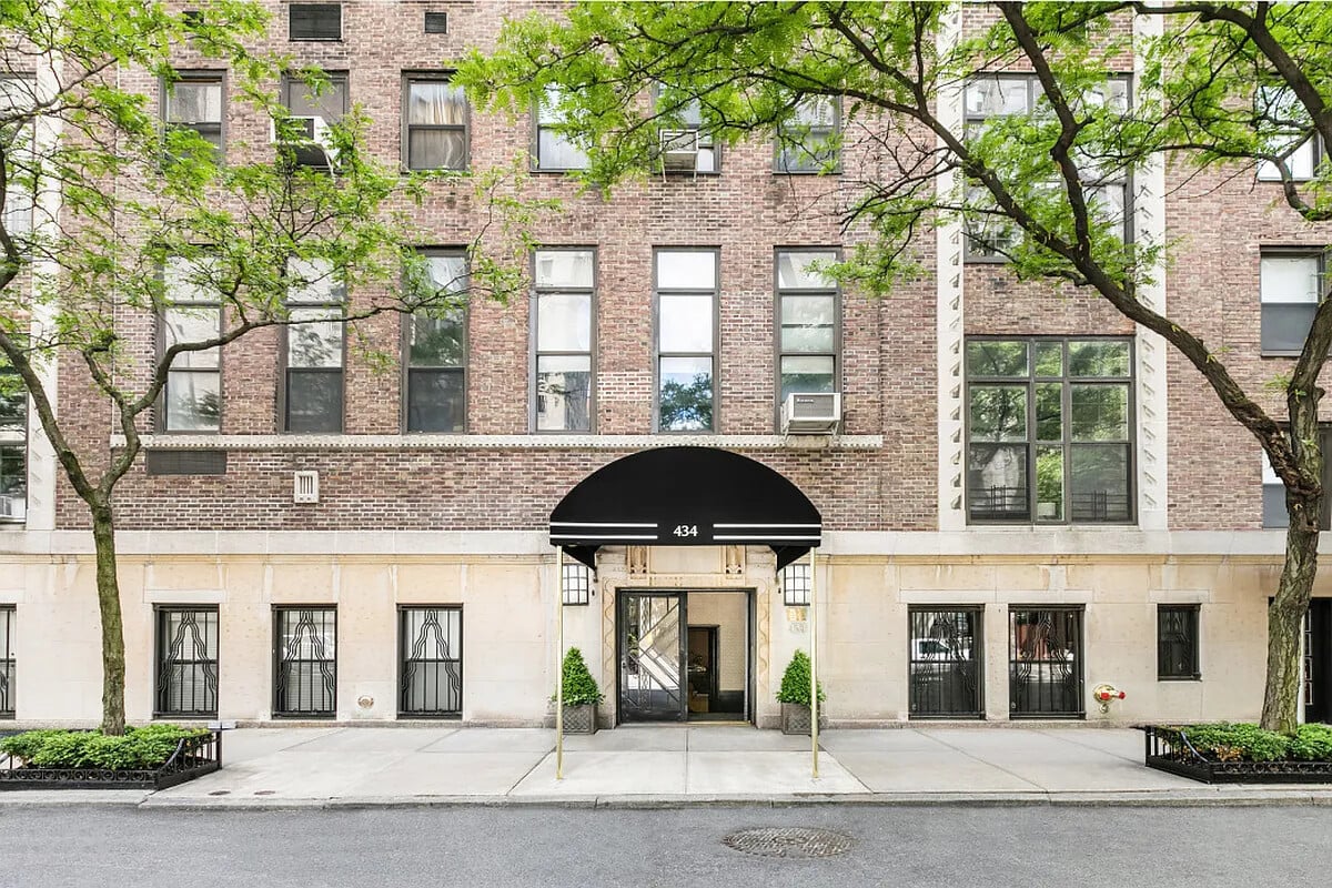434 E 52ND Street 2D