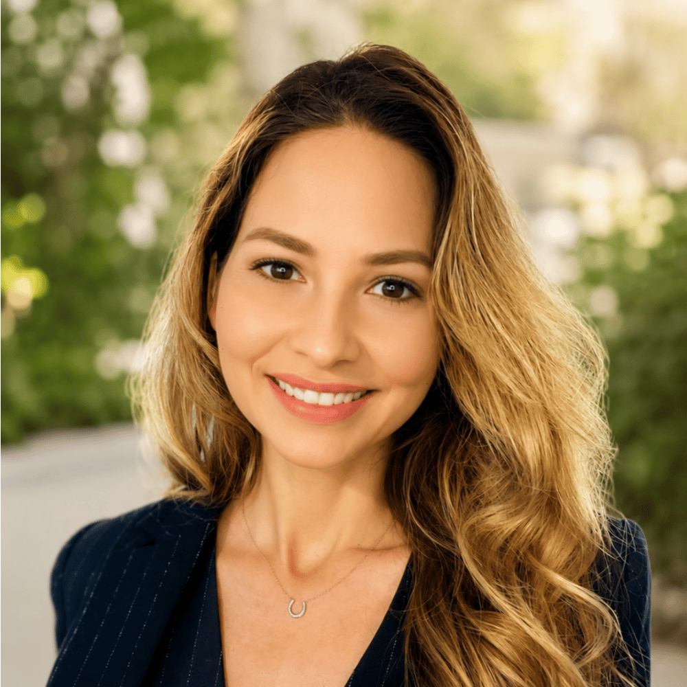 Adri Carrillo Del Mar, CA Real Estate Agent Headshot
