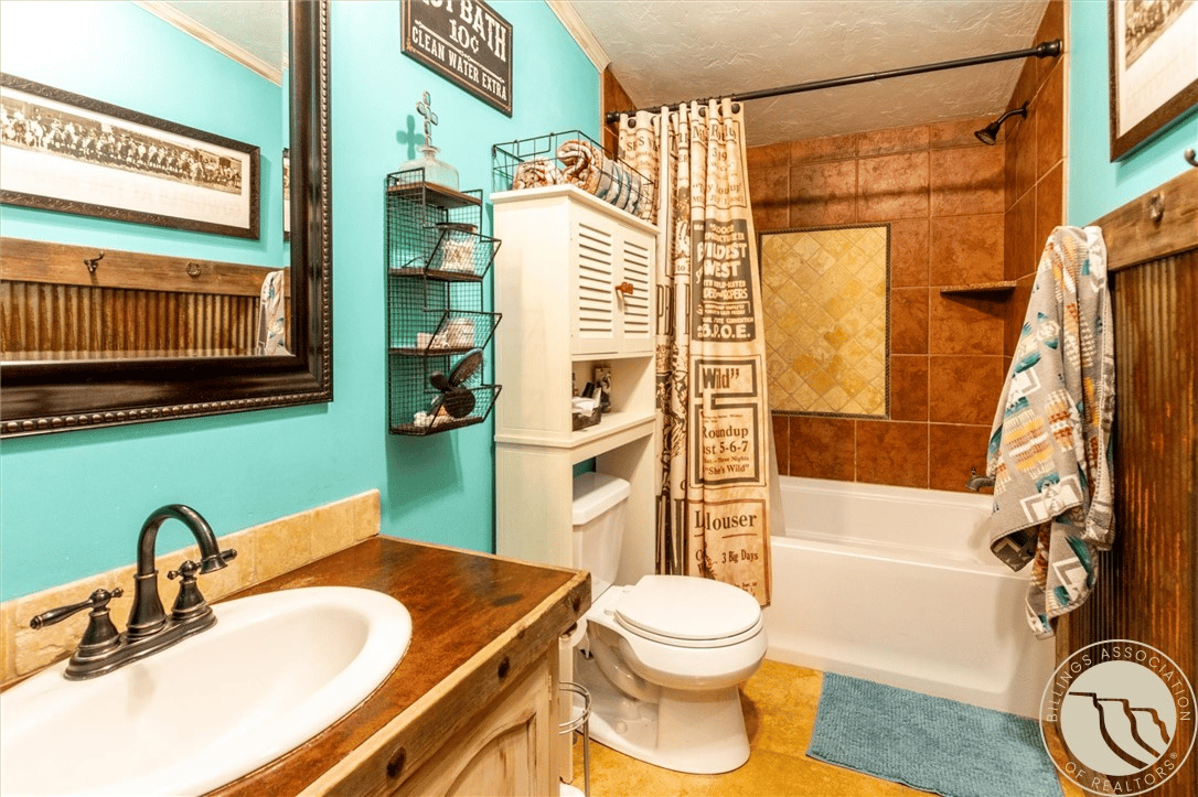 3110 Falcon Cir