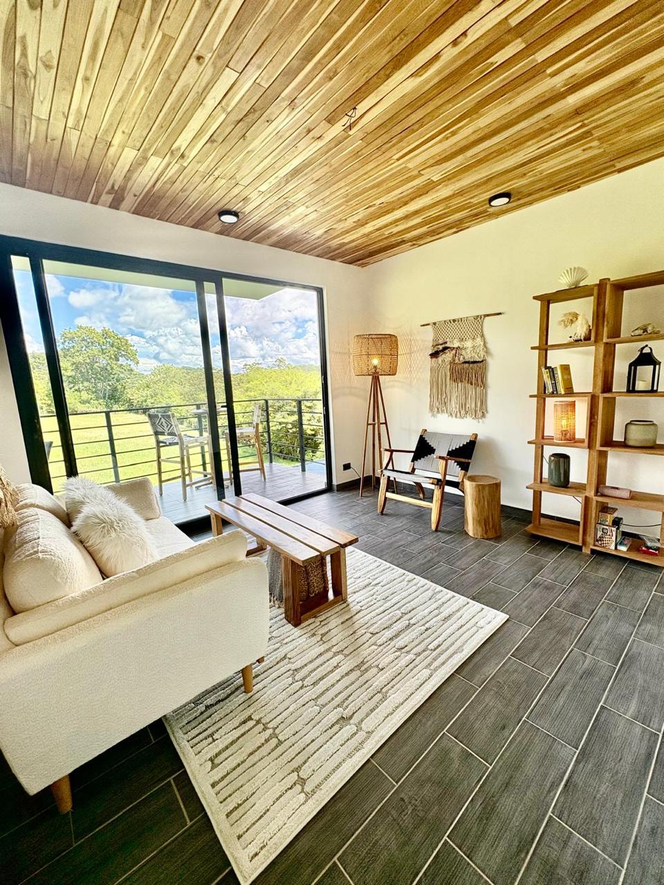 Tama Hills #2 | Modern 2-Bedroom Retreat in Tamarindo