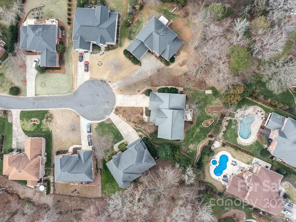 10405 Sundance Ct