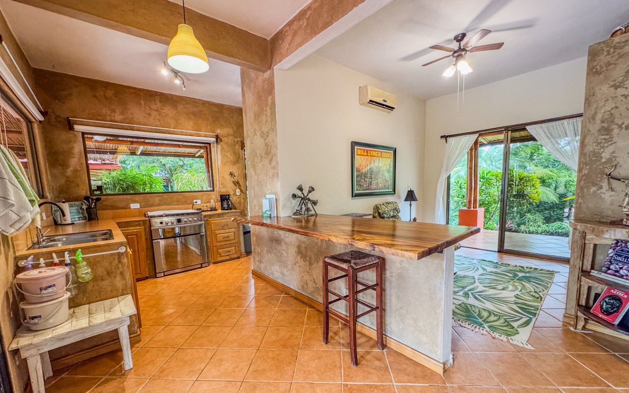 Tropical Getaway with Two Villas and Lush Gardens Near the Heart of Uvita