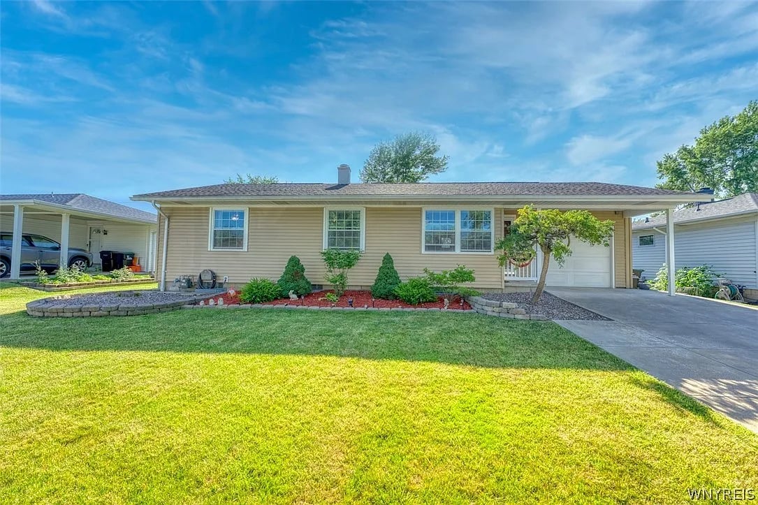 90 Monterey Rd