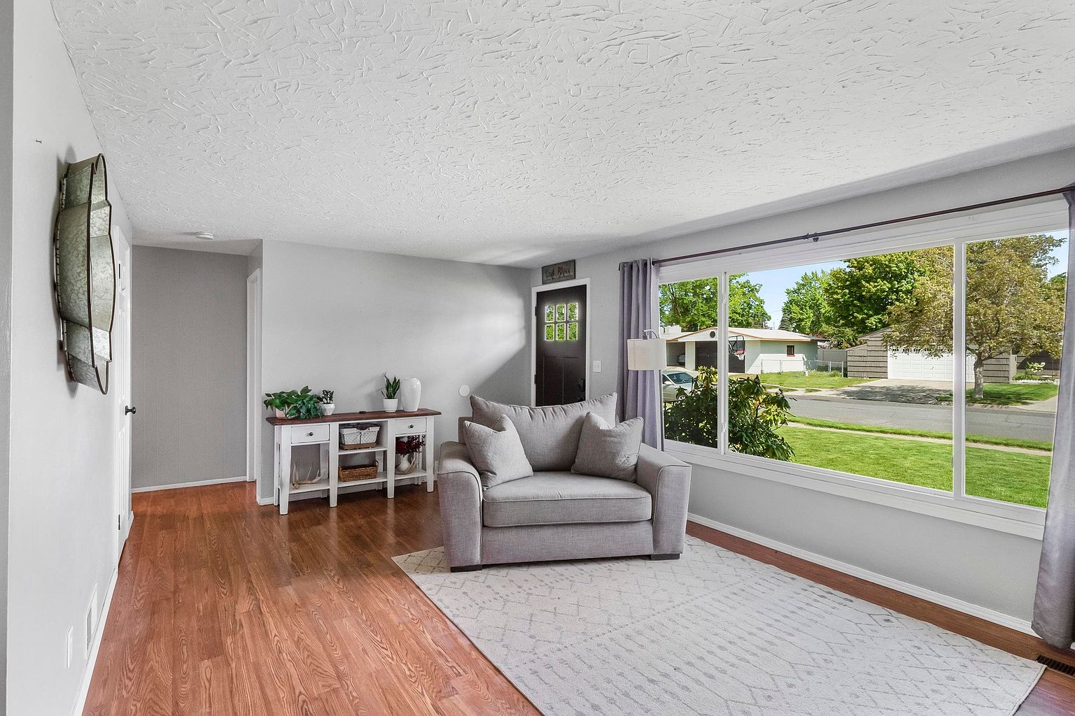3209 W Bismark Ave
