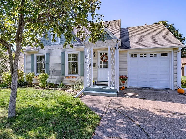 2314 Elmwood Blvd