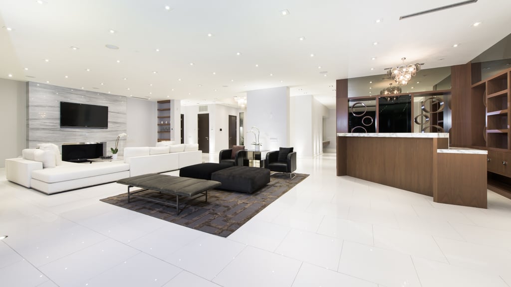 Crown Manor