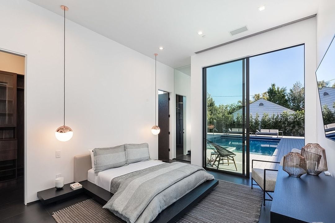 Cascade Golden, N Beverly Dr, 90210