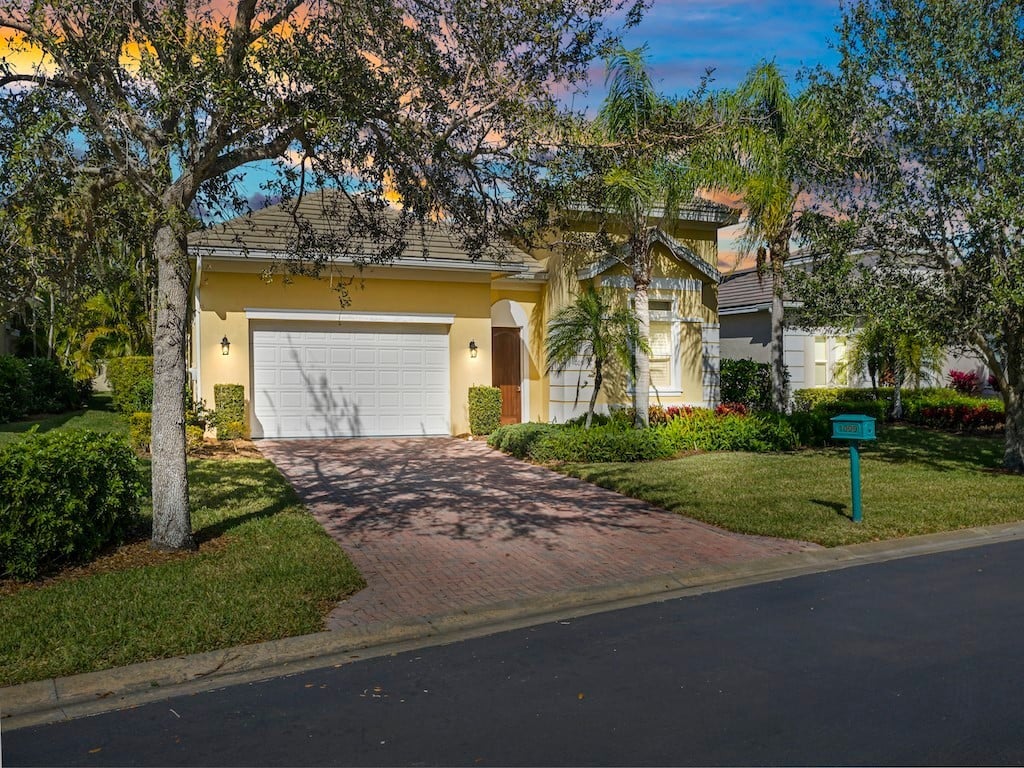 1009 River Wind Cir