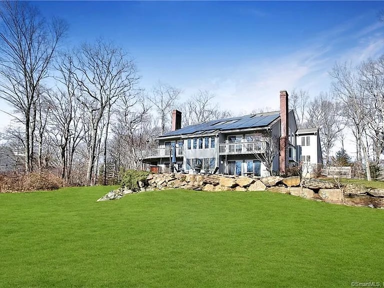 40 Laurel Lake East