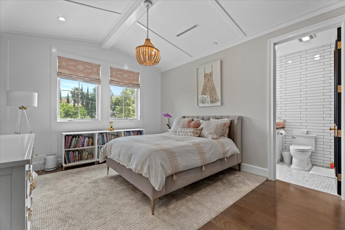 5 ★ 5 En Suite Luxe Stunner in Studio City
