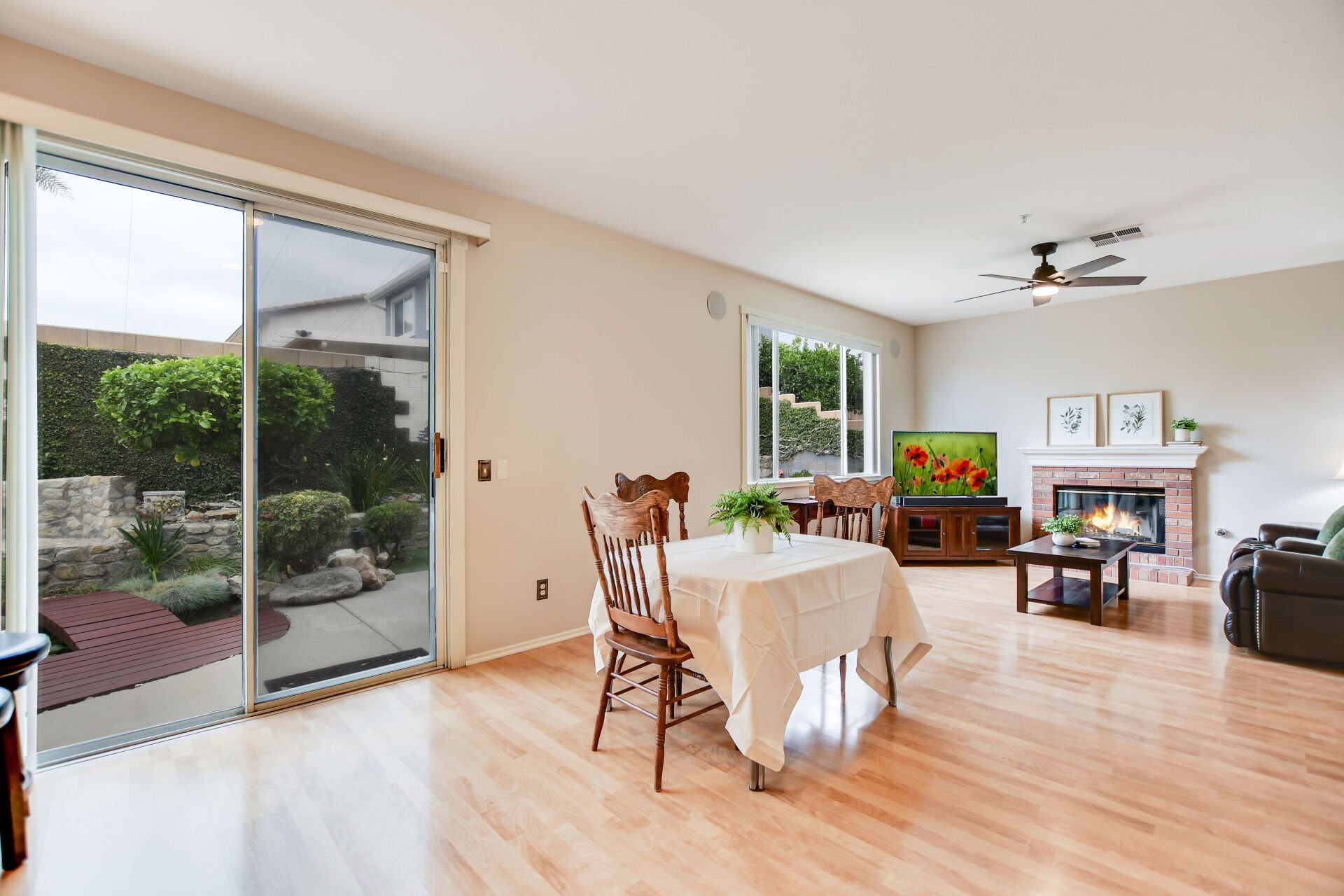 5744 Tamarisk Way